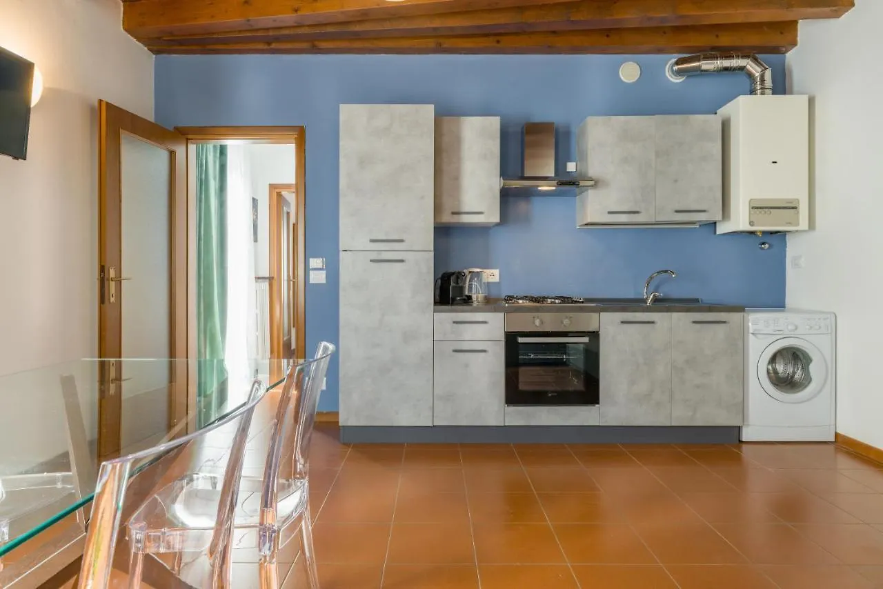 Apartments City Center Verona 0*,